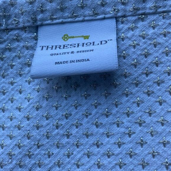 Threshold Table white and gold design Table Throw - Picture 2 of 6